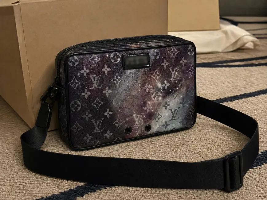 2019 Spring Men Monogram Galaxy Alpha Messenger Bag M44165 photo review