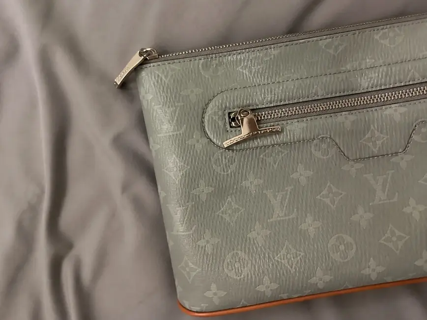 Fall-Winter 2018-19 Pochette Cosmos-Monogram Titanium M63240 photo review