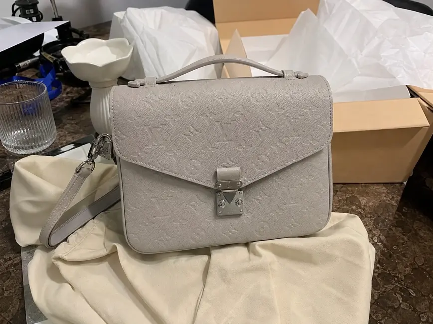 Pochette Metis Brume Gray M13481 photo review