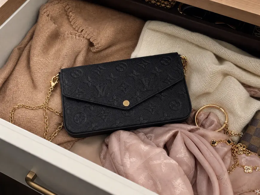 Felicie Pochette Black M14193 photo review